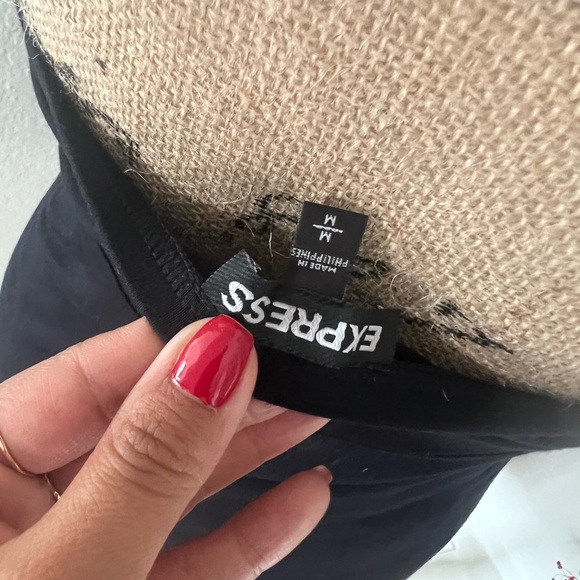 Express Ruffle Blouse - Picture 2 of 3